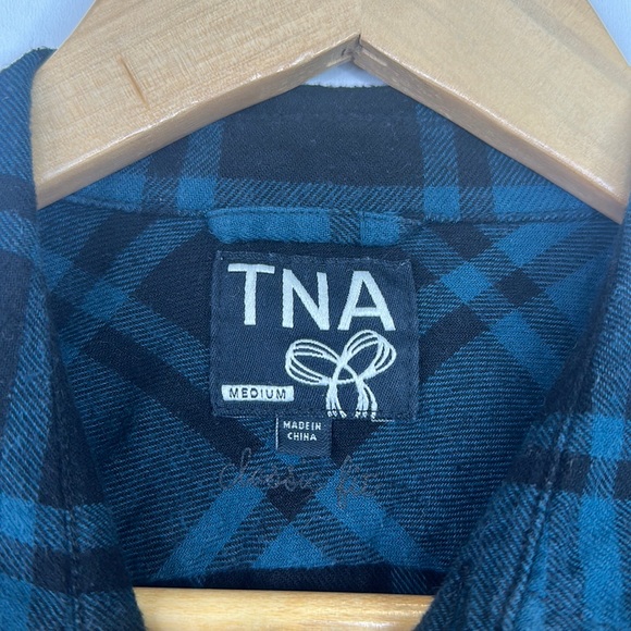 Aritzia TNA Plaid Button-down Shirt Womens Size M Blue and Black - Picture 3 of 6